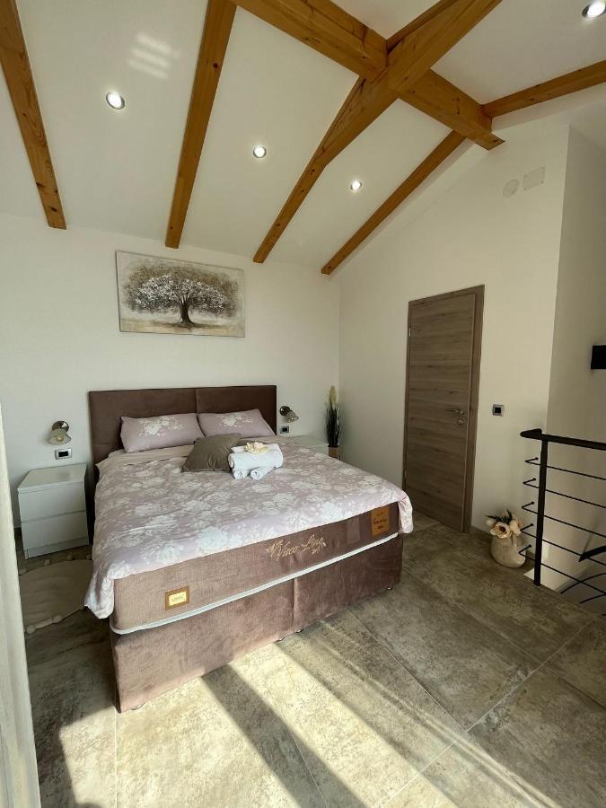 Apartman Sara S Pogledom Na More Lovran Exterior photo